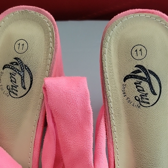 Trary Pink Women's Sandals sz 11 - Picture 4 of 8
